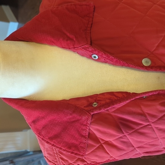 Vtg. Red Vest Chavarari Germany Bavarian quilted vest corduroy collar sz S - Picture 5 of 13